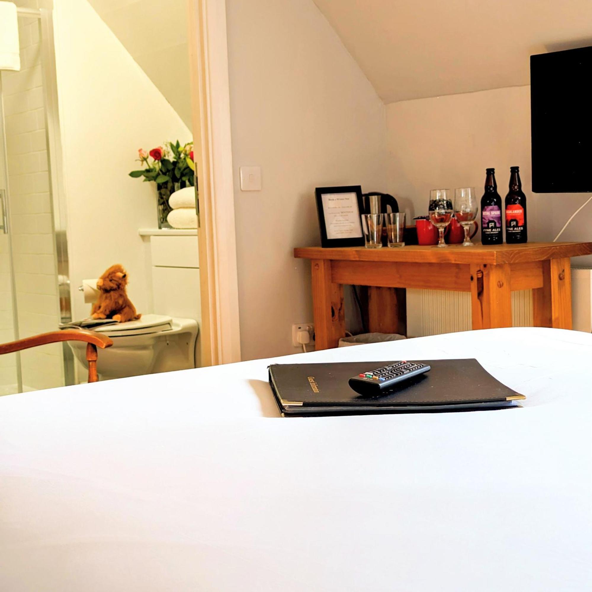 Ben Cruachan Inn - Restaurant, Pub With Rooms Loch Awe ภายนอก รูปภาพ